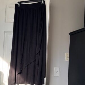 New Directions Black High-Low Skirt